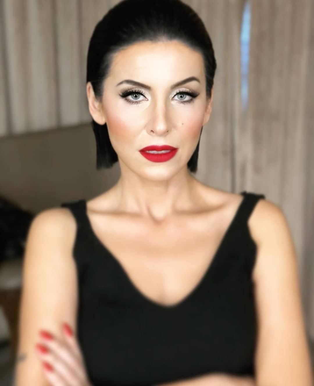 Image default